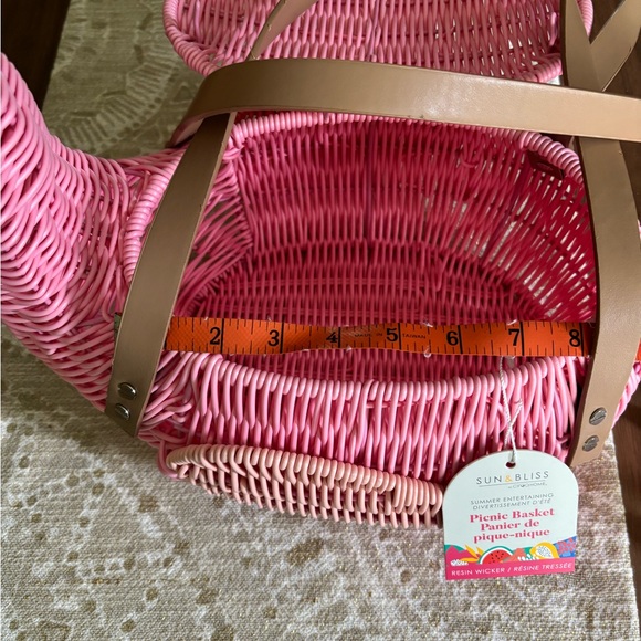 Resin wicker Purse/Picnic Basket - Picture 6 of 15